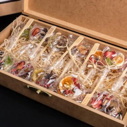 [CAIXA BOX] Kit com 24 Pirulitos de Cristal de Frutas e Especiarias