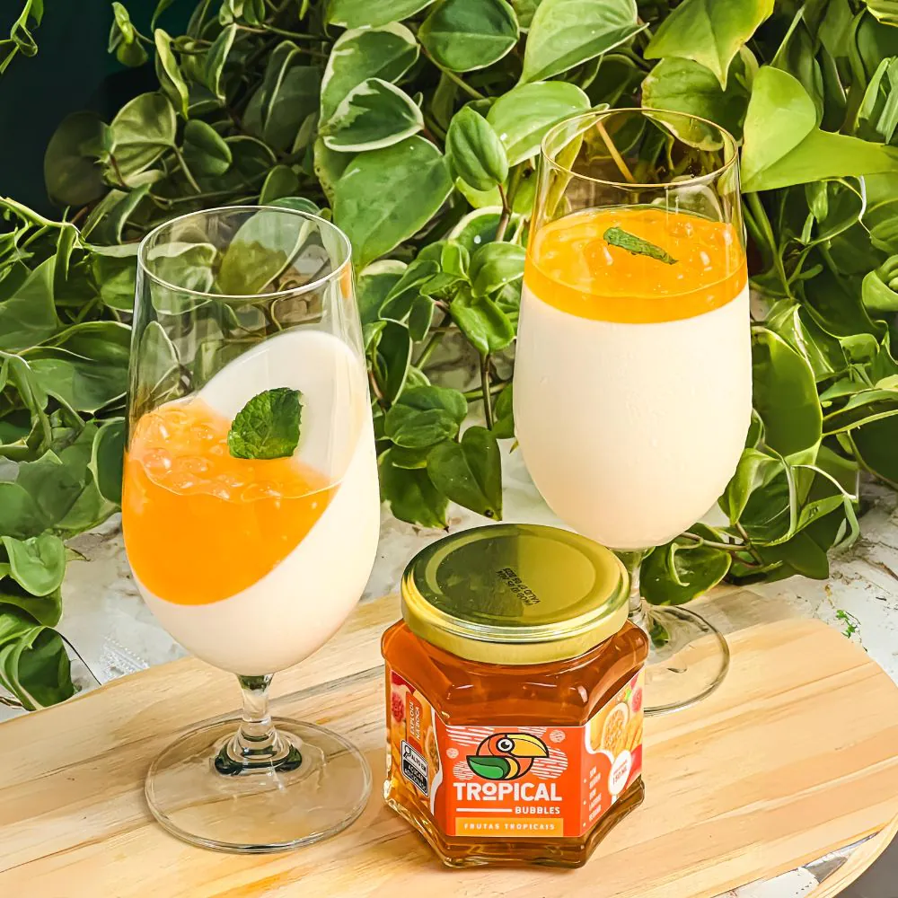 sobremesa com bubbles de frutas tropicais